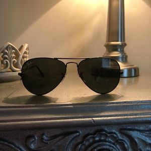 Black aviator ray bans (polarized)